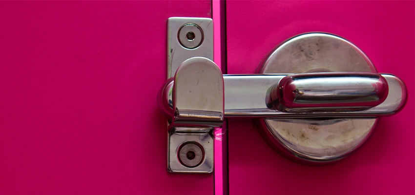 Childproof Gate Lock in Valle Vista, California